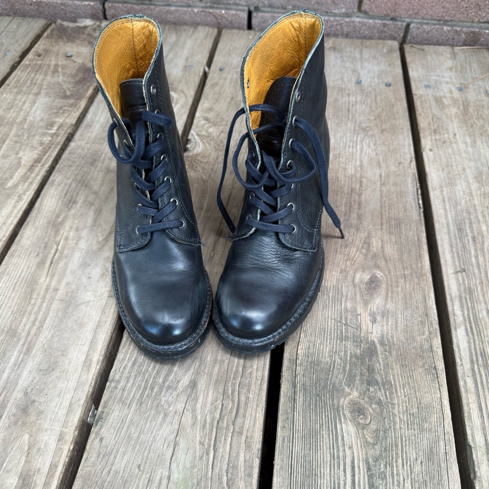 Frye Veronica Black Leather Lace Up Combat Boots size 8